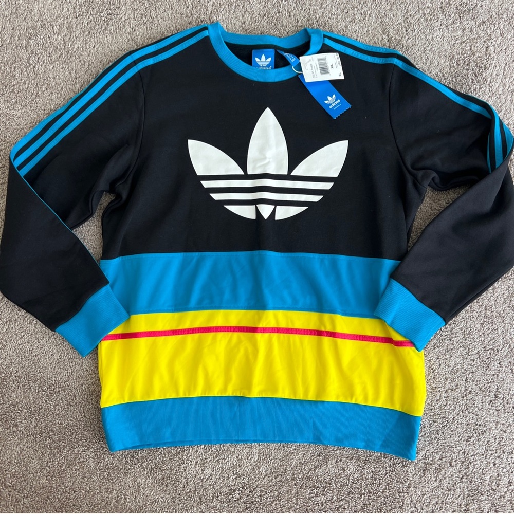 men’s Adidas pull over fleece sweater, size XL